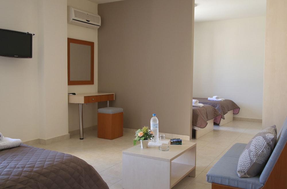 Sea Breeze Hotel 15/20
