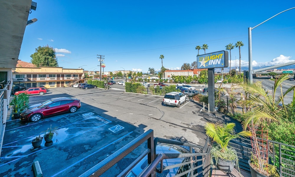 Starlight Inn South El Monte 38/62