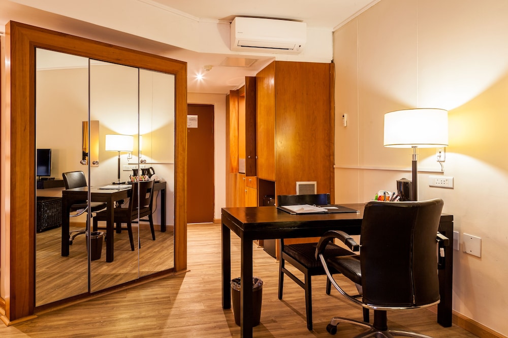 Cape Town City Accommodation the Island Club 51/69