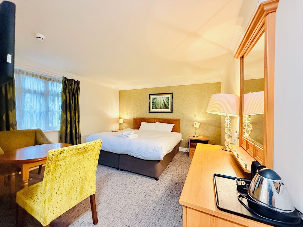 Deluxe Double Room, Wrexham Llyndir Hotel By Belvilla 7/10