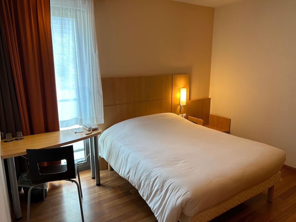 ibis Esch Belval 24/64