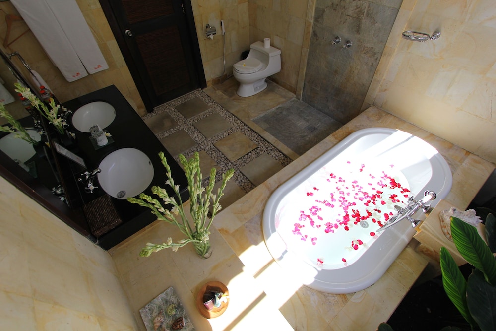 Heliconia Villa 74/77