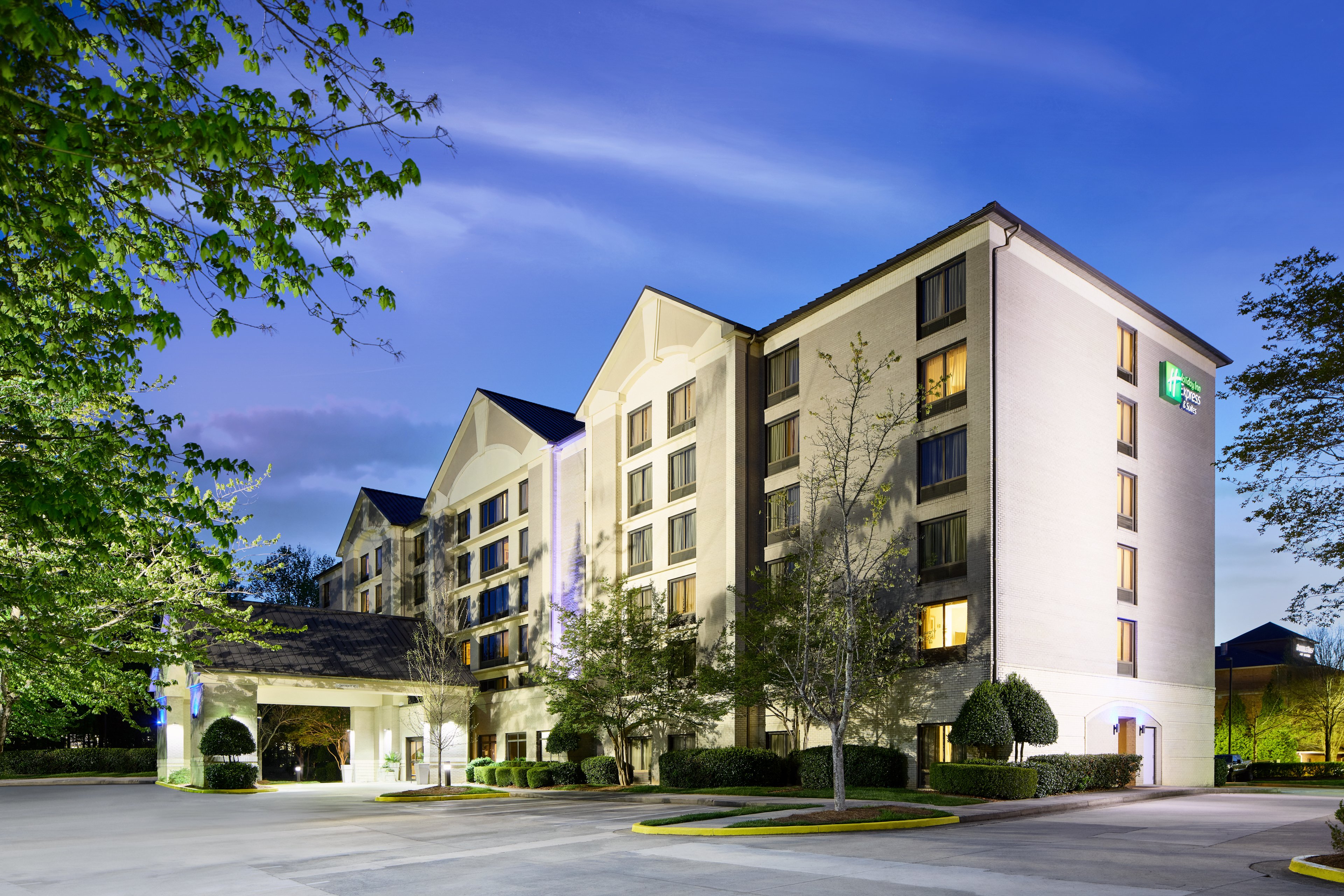Holiday Inn Express & Suites Alpharetta - Windward Parkway 31/33