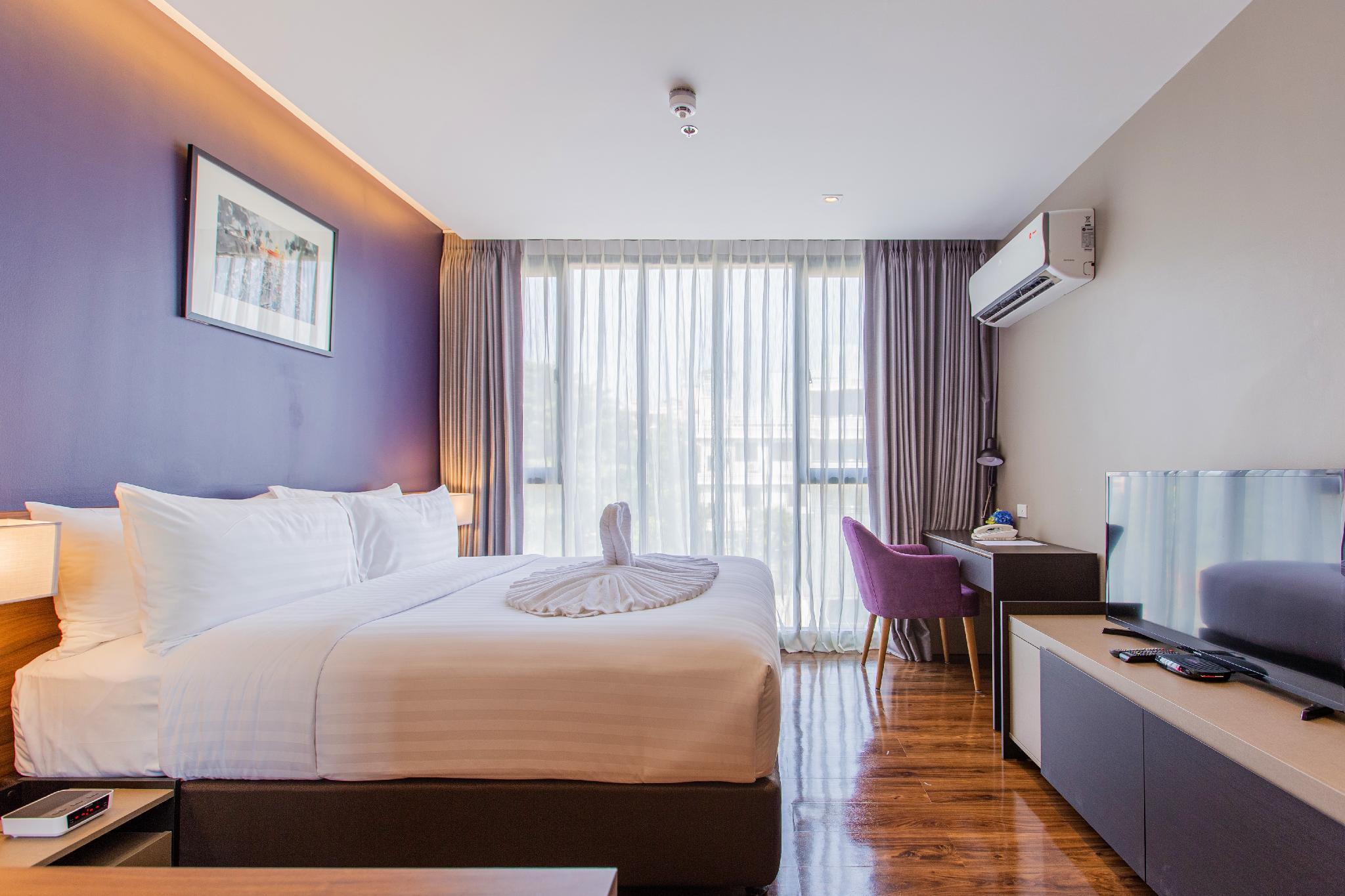 2 Bedrooms, Suite, Balcony, Kitchenette