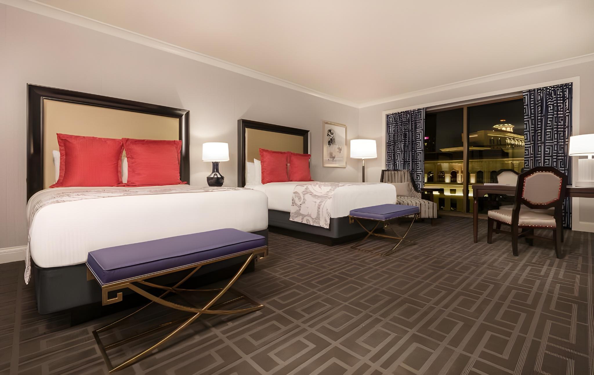 COLOSSEUM, 2 QUEEN BEDS, STRIP VIEW