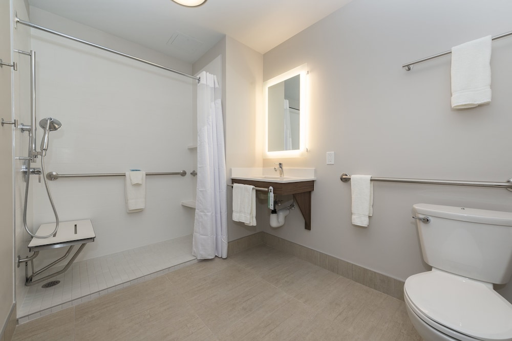 Holiday Inn Express And Suites Victoria Colwood 16/67