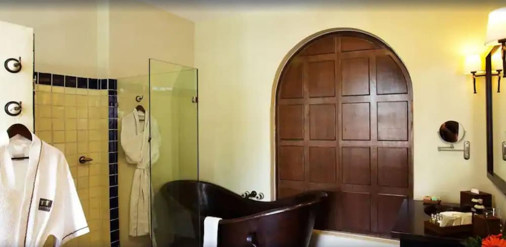 Guaycura Boutique Hotel Spa 72/72
