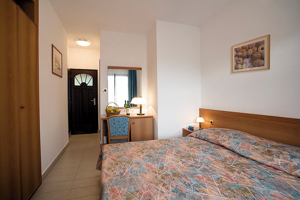 Camping Solaris Rooms 14/50
