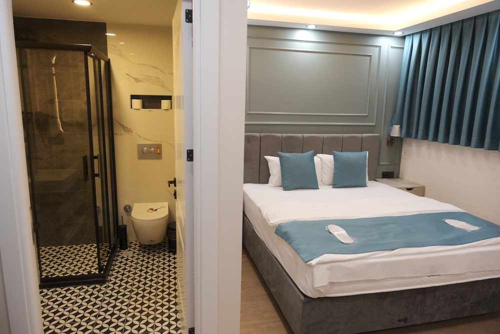 SUPERIOR, DOUBLE BED