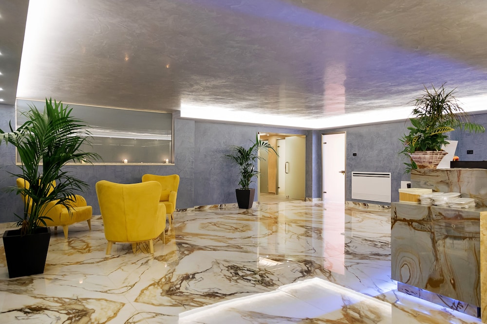 Brilliant Hotel & SPA Golem 6/43