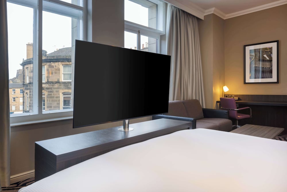 ROOM, KING BED, ACCESSIBLE