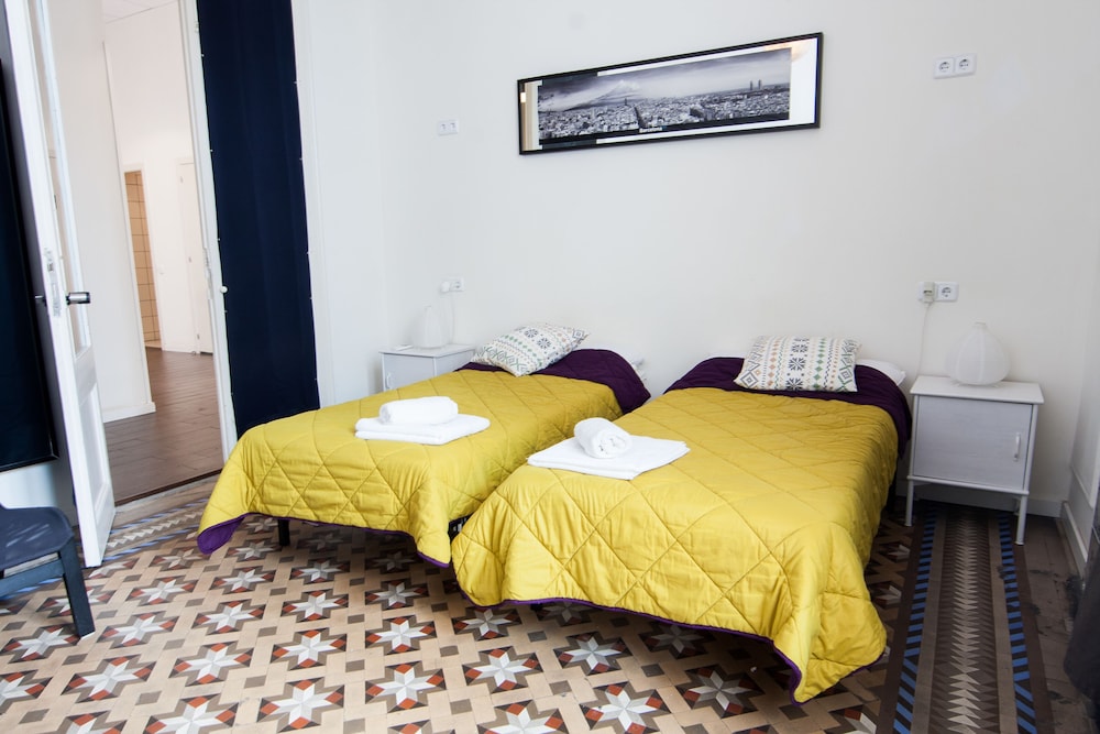 360 Hostel Barcelona Arts&Culture 8/59