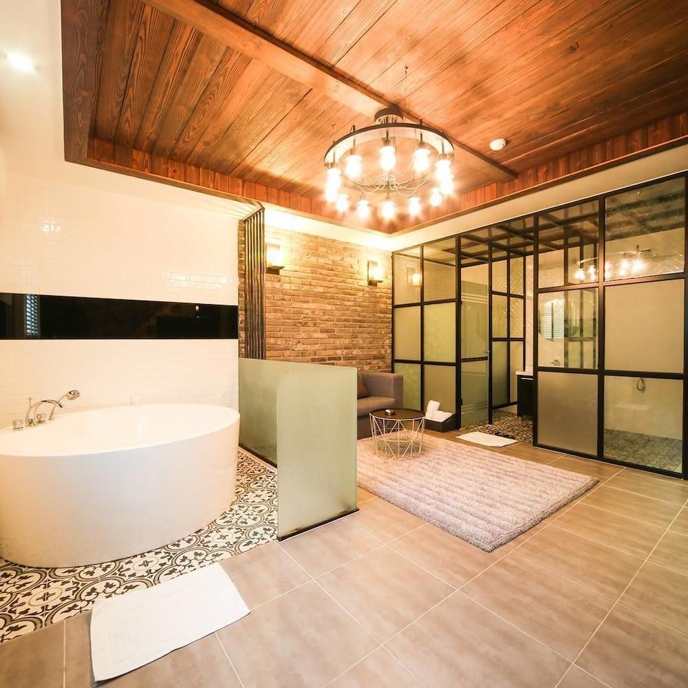 Ryn Boutique Hotel 7/18