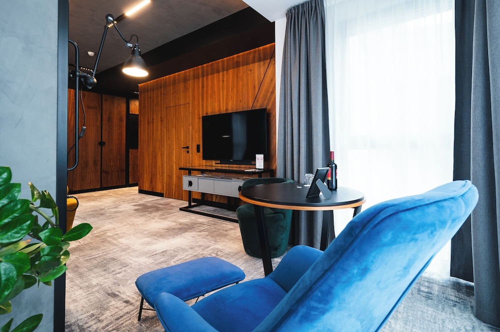 Garden Square Hotel 30/50