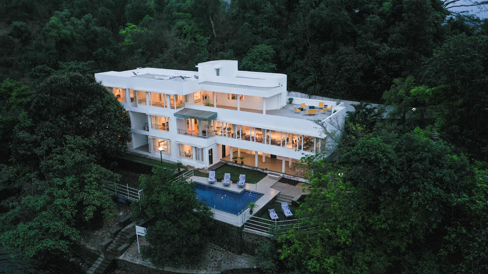 Ama Stays & Trails White House, Lonavala 3/32