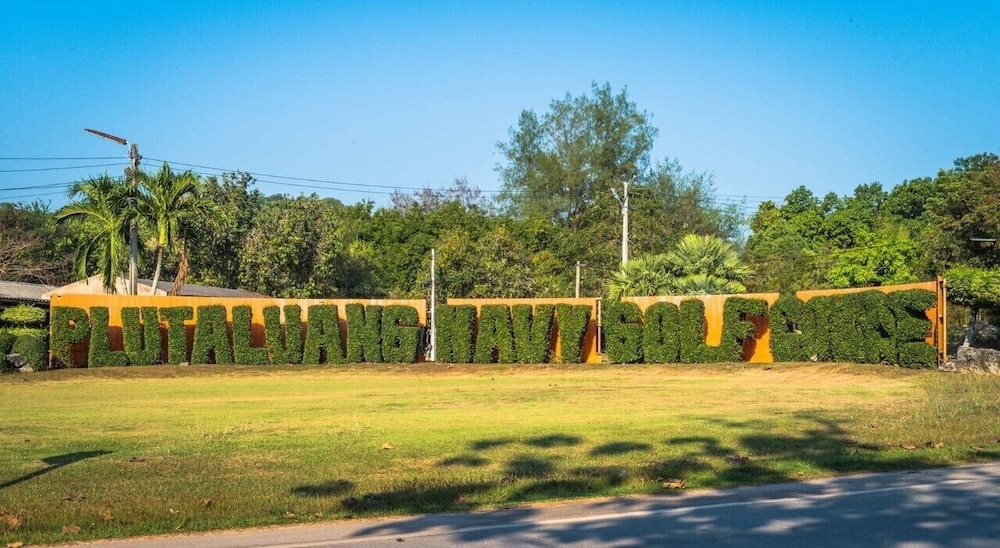 Grand Sattahip Hotel 20/25