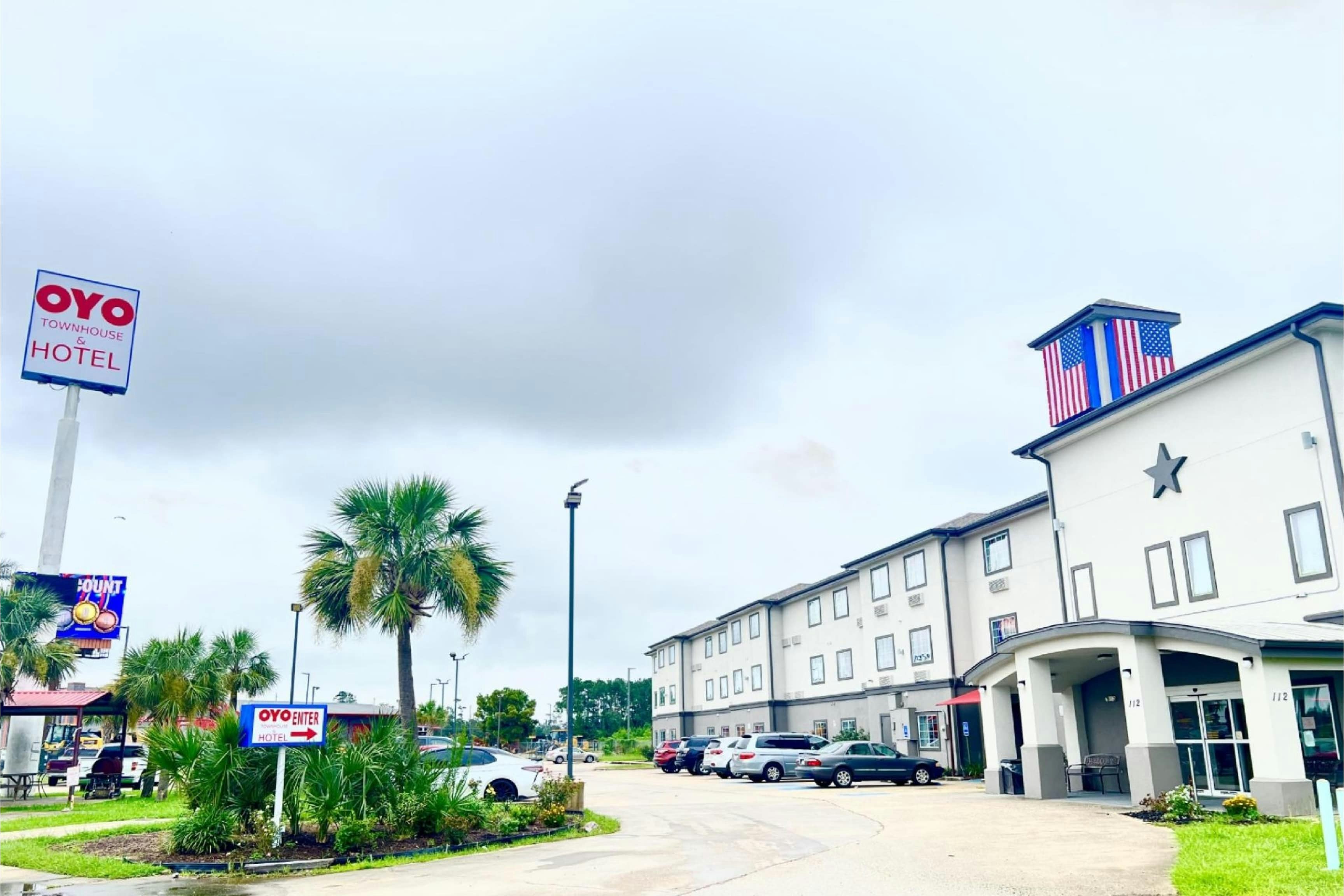 Oyo Townhouse Sulphur,LA Extended Stay I-10 21/27
