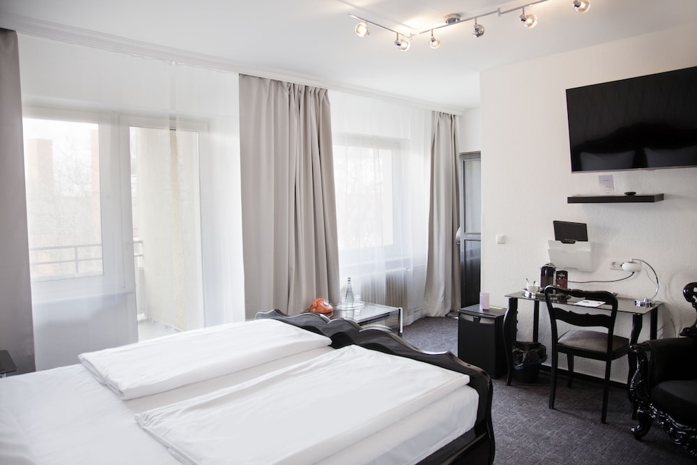 Hotel Les Nations 25/77