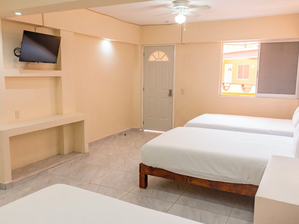 OYO Hotel La Playa 20/29