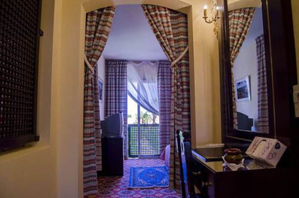Hotel Karam Palace 41/42