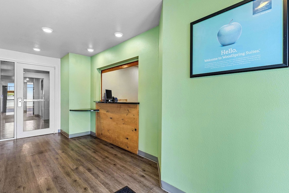 WoodSpring Suites Tulsa 8/39