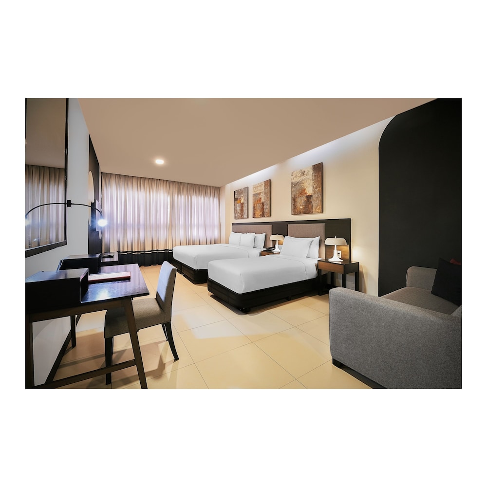 Summit Hotel Magnolia 52/70