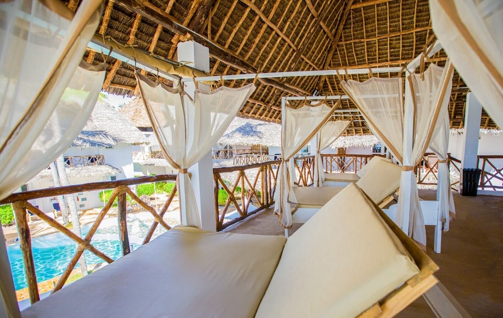 AHG Dreams Bay Beach Hotel - Adults Only 25/45