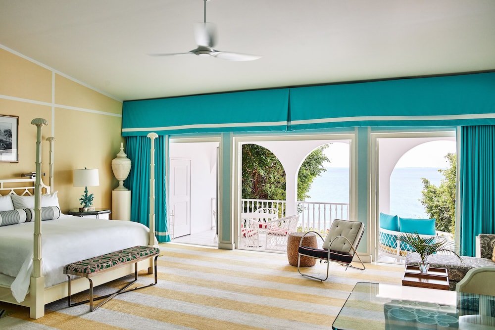 2 Bedrooms, Suite, King and Queen Bed, Ocean Front