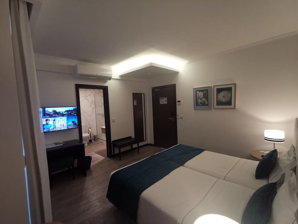 Santa Cruz Village Hotel 20/69