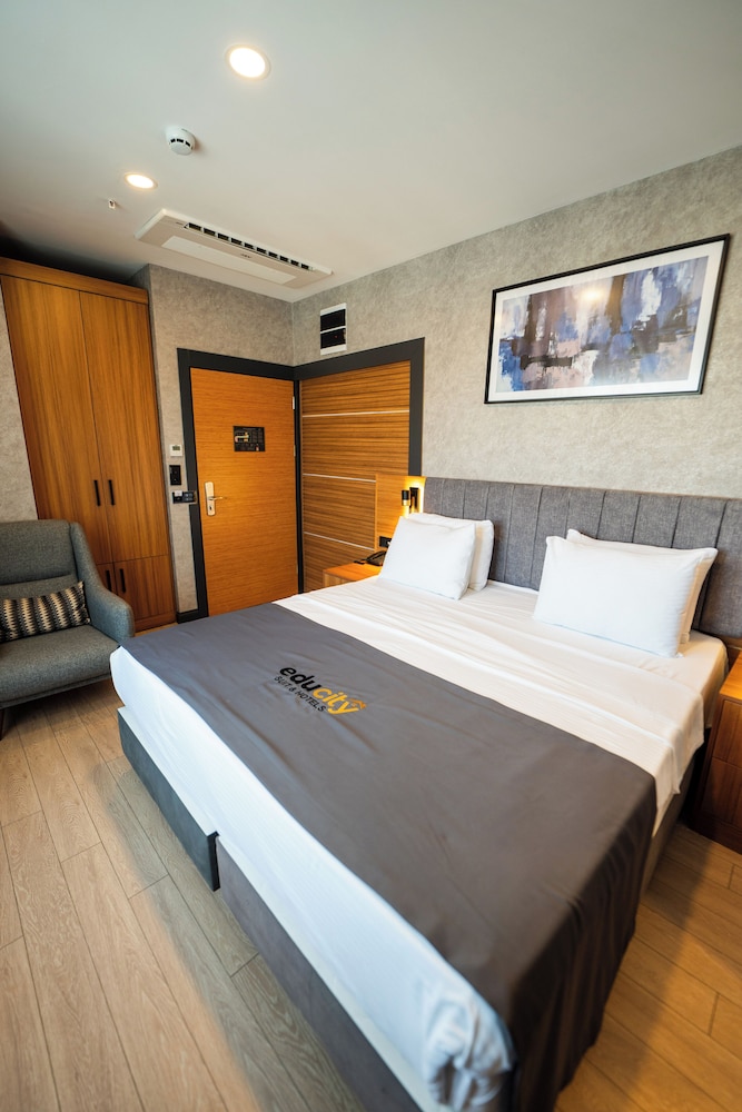 Educity Suit & Hotels 9/50