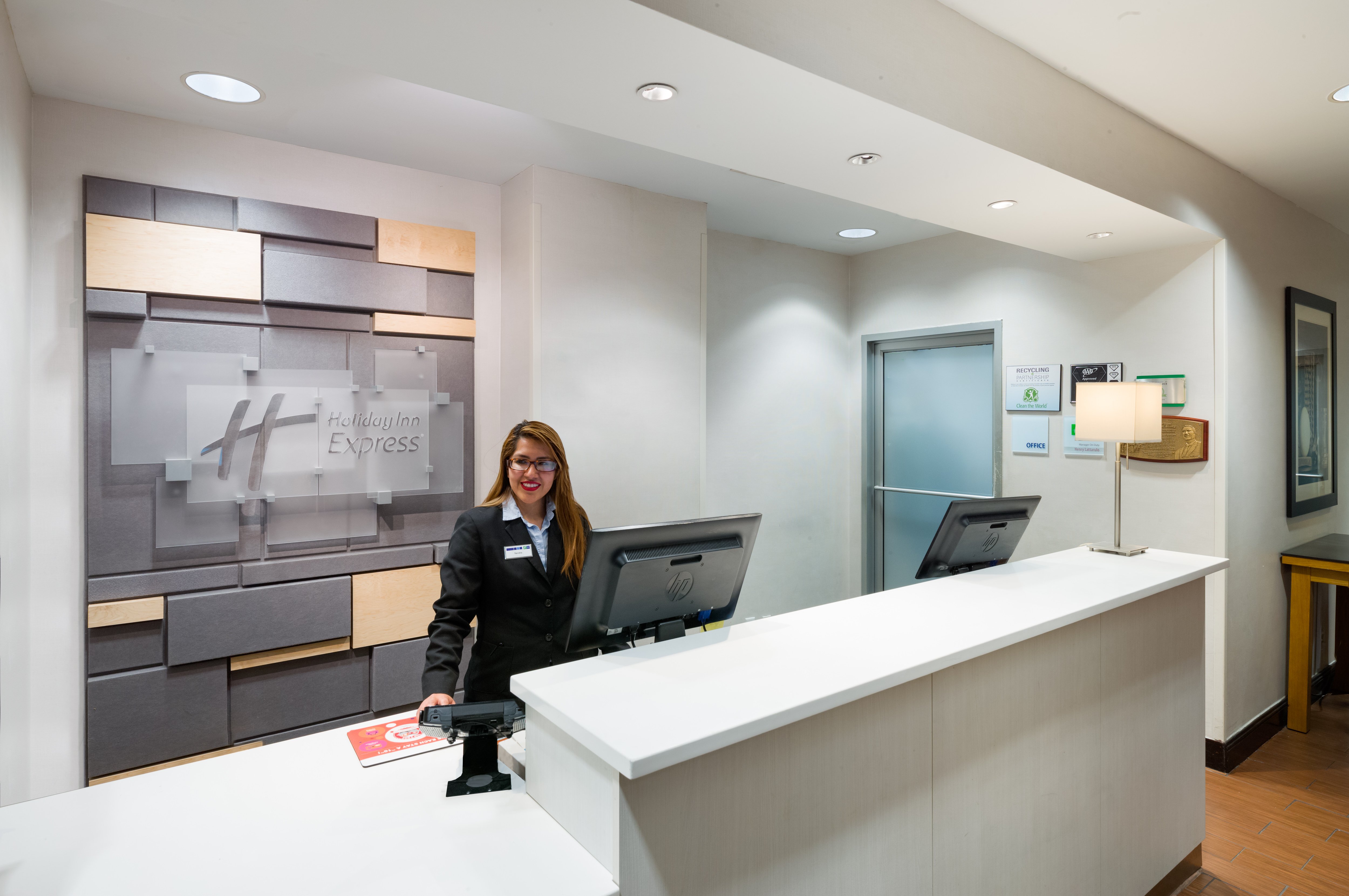 Holiday Inn Express New York City Times Square 13/55