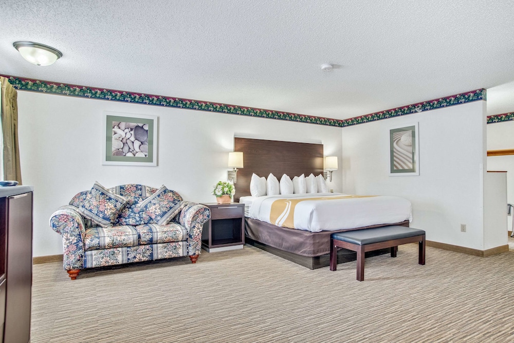 Everspring Inn Suites Hill City 29/61