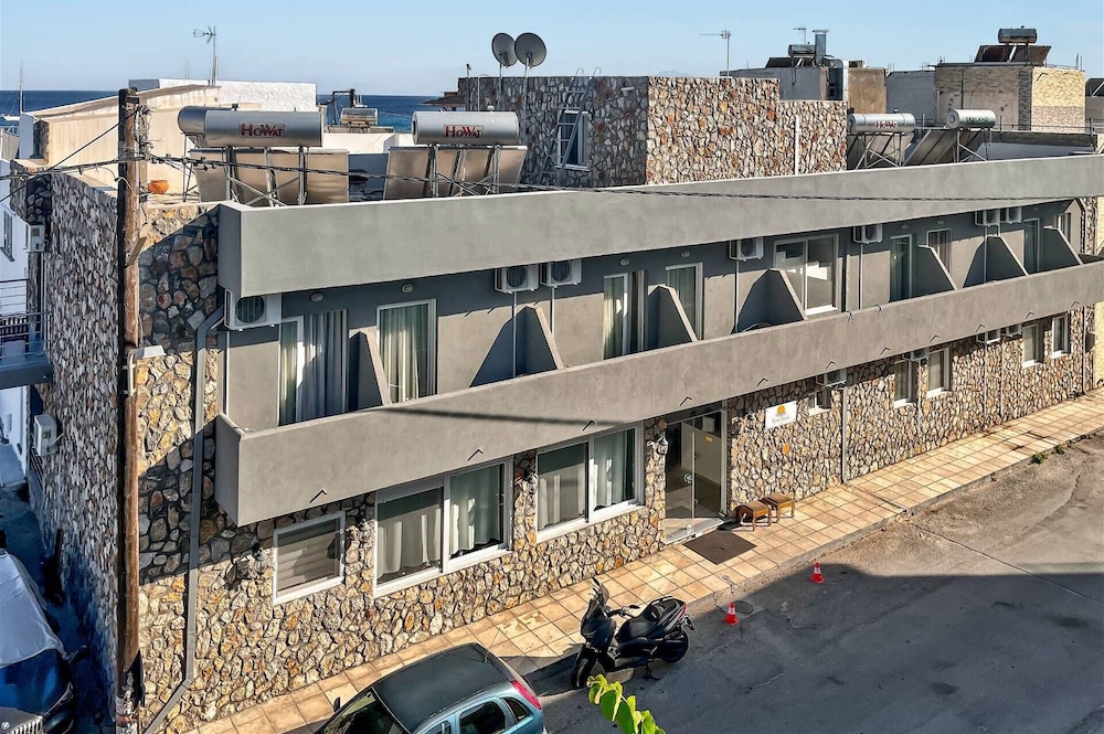 Silver Beach Hotel 42/44