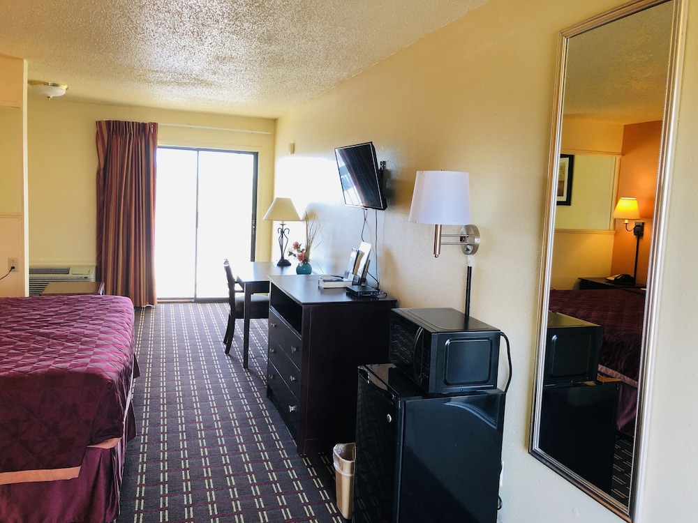 Americas Best Value Inn Suites 23/36