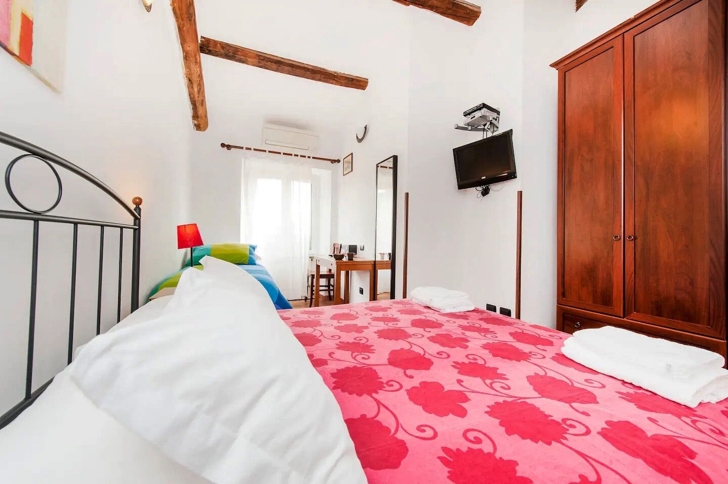 ROOM, TRIPLE