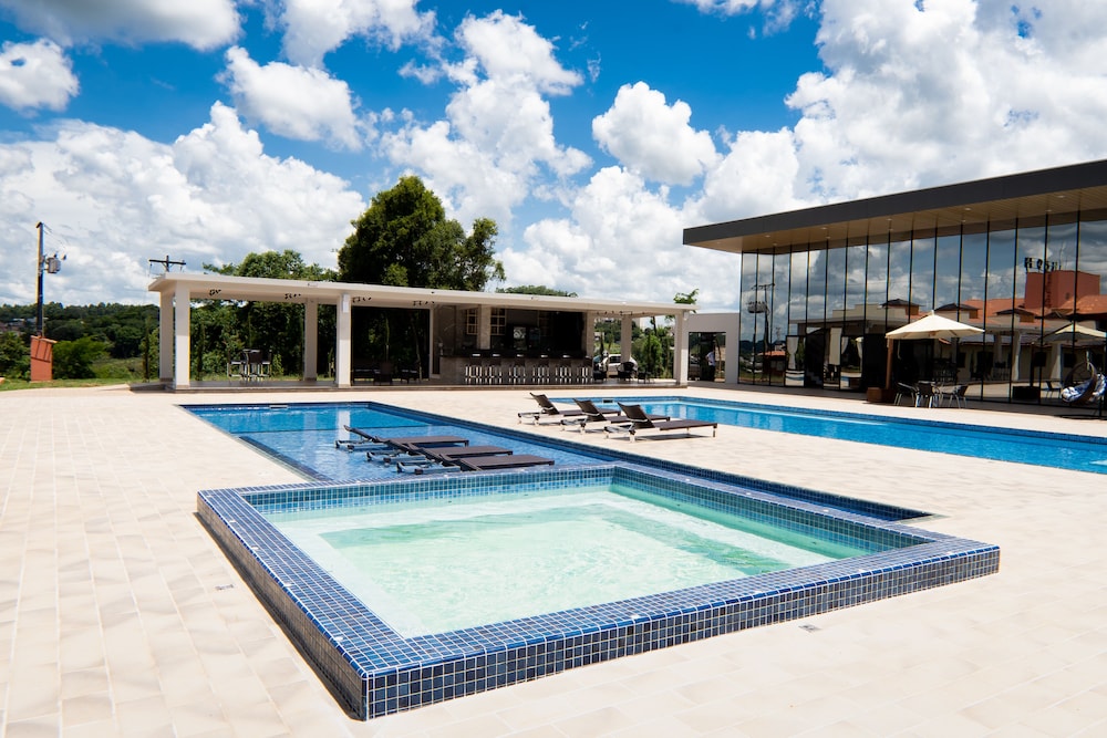 Hotel Lago Dourado 32/64