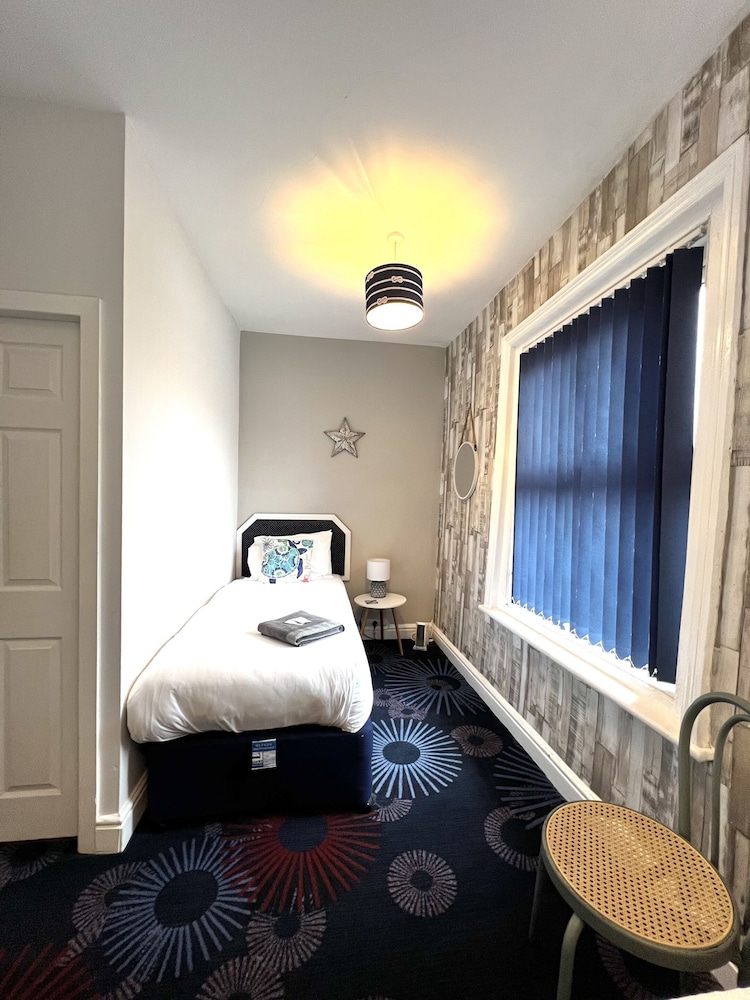 Central Cove Guesthouse 16/49