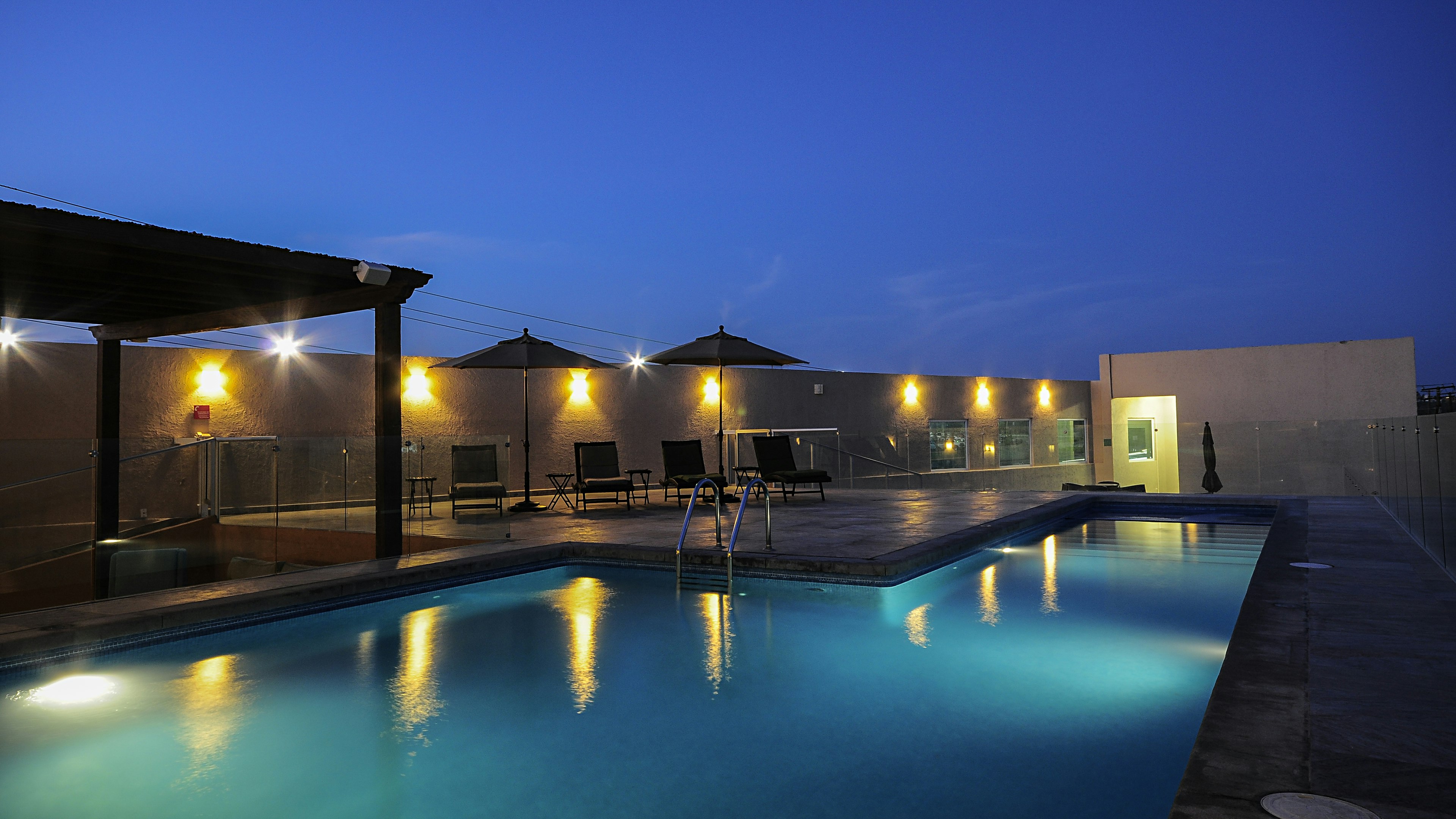 Holiday Inn Express Cabo San Lucas 3/71