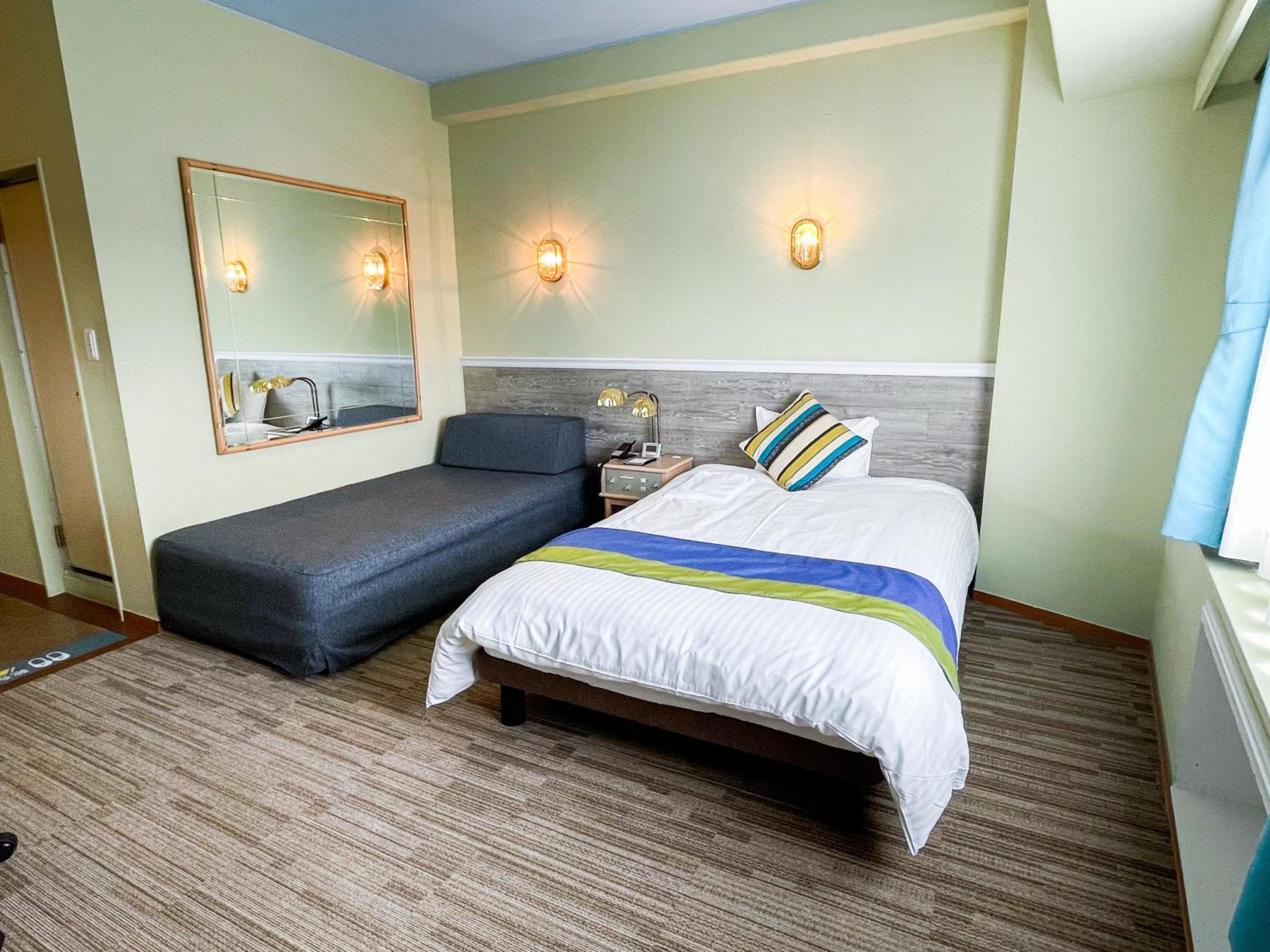 Room, Single