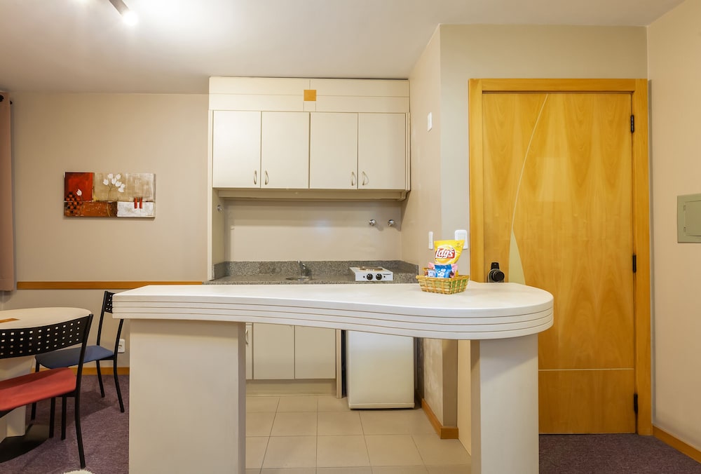 Tri Hotel & Flat Caxias 70/70
