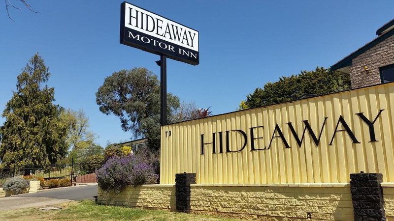 Hideaway Motor Inn 51/52