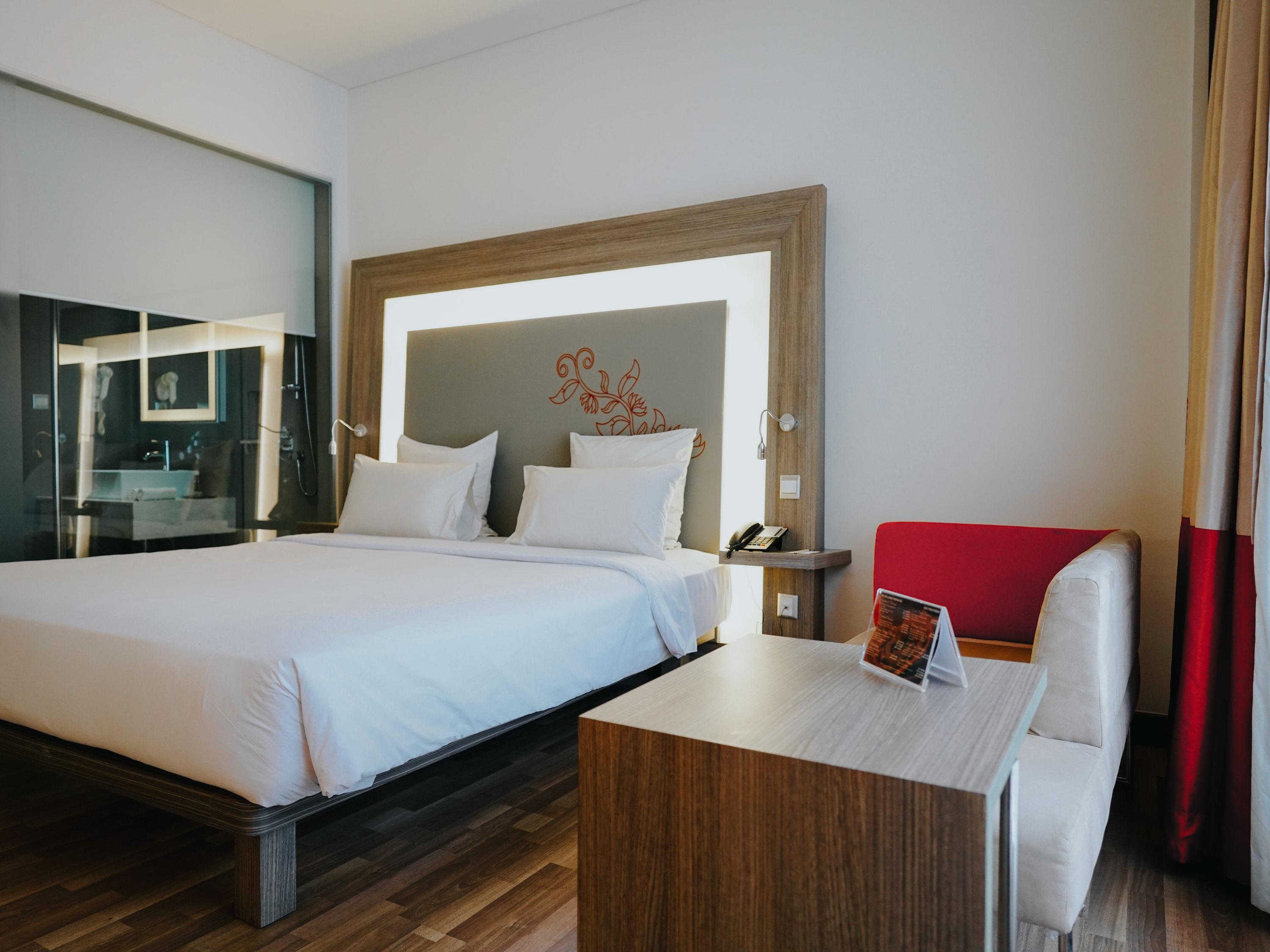 EXECUTIVE, DOUBLE BED, POOL SIDE, POOL ACCESS