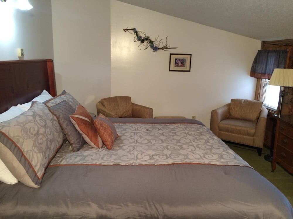 Merrill Farm Inn 8/35