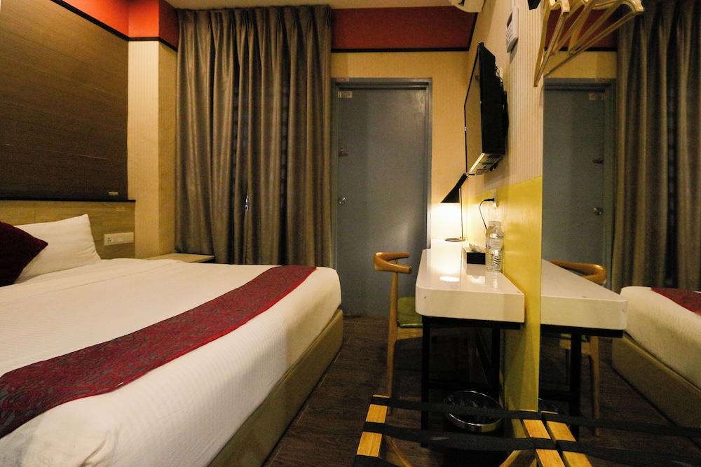 Swing & Pillows at Golden Roof Hotel Seri Iskandar, Ipoh 19/30