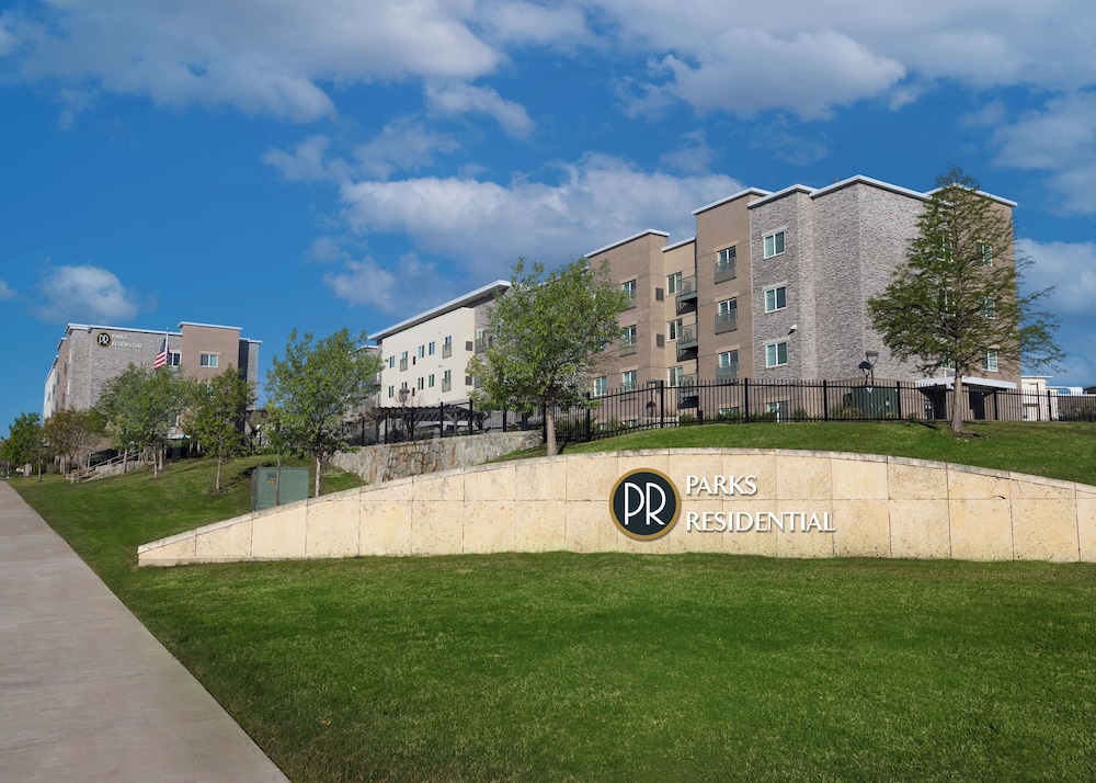Parks Residential Richardson 20/30