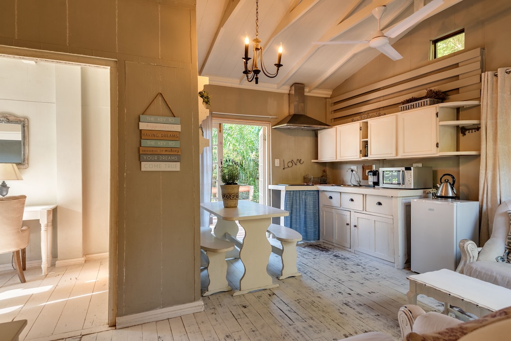 Petite Provence B B 43/68