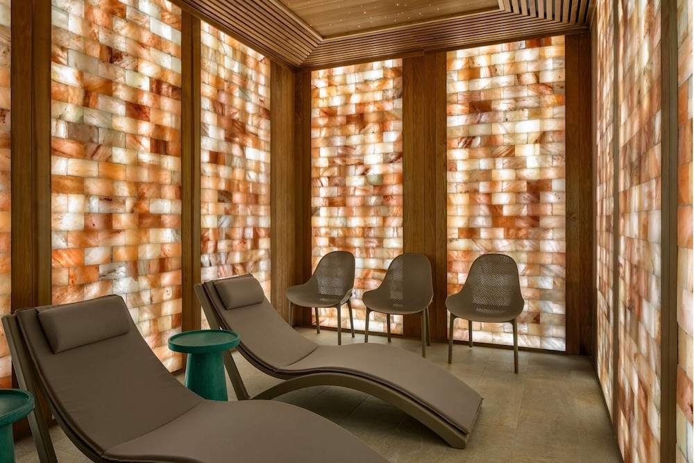 Ramada by Wyndham Zalau 36/57