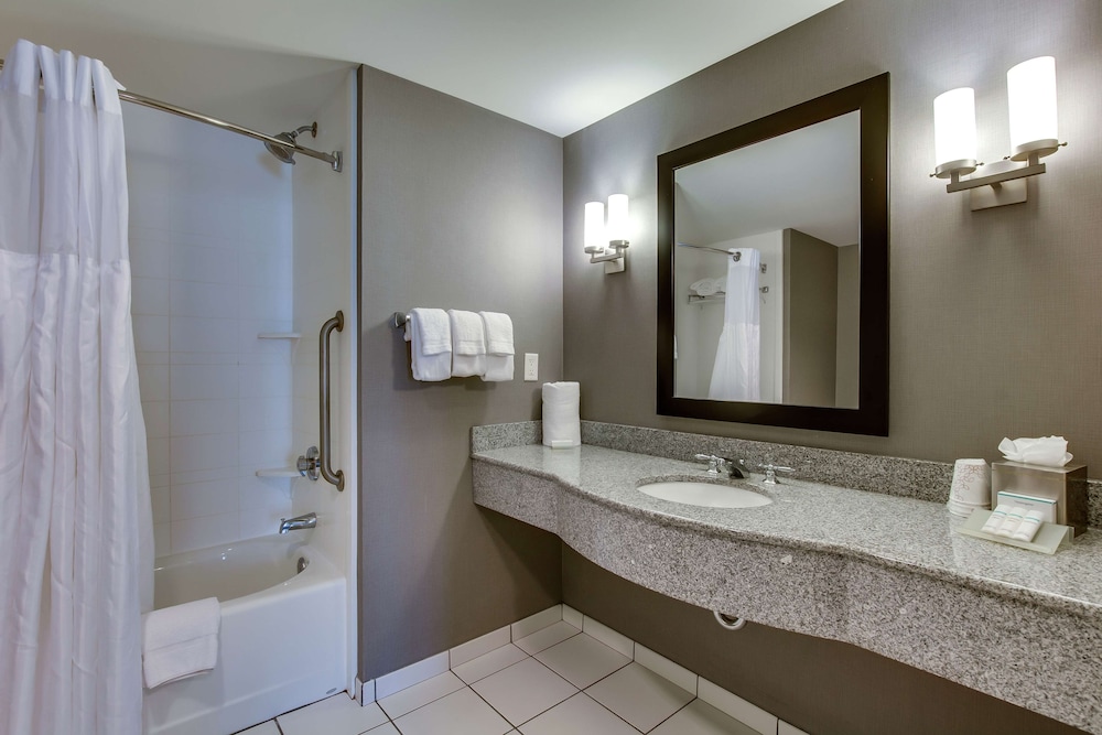 Hilton Garden Inn Louisville Northeast 24/67