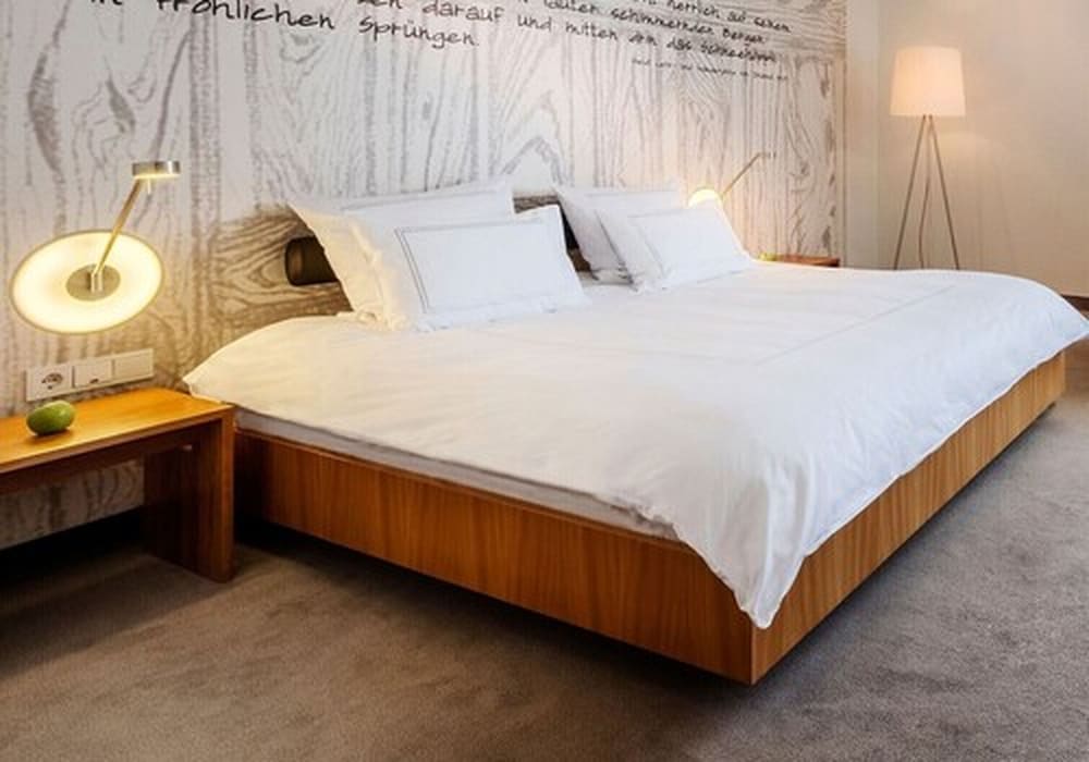 SUPERIOR, KING BED