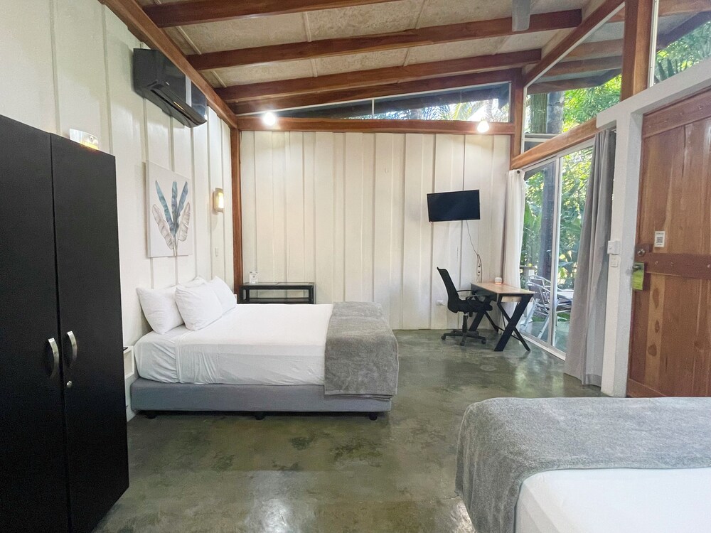 Fuego Lodge 9/50
